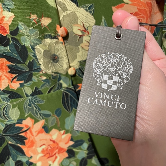 *NWT* Vince Camuto Green Blouse - Picture 4 of 6